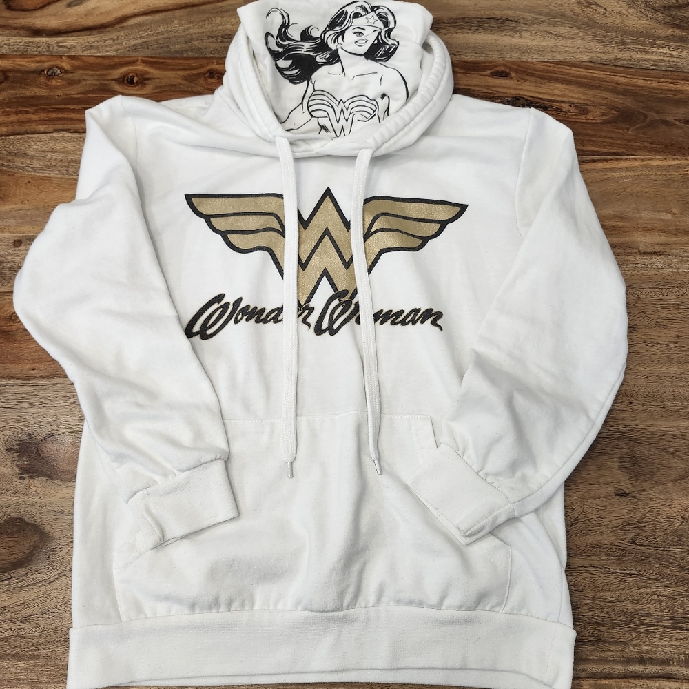 Ladies Wonder Woman Mad Engine Hoodie Sz. Medium